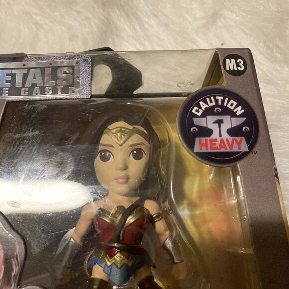 Wonder Woman M3 Die Cast Batman V Superman Metals Die Cast 4" Figure Heavy - Picture 2 of 5